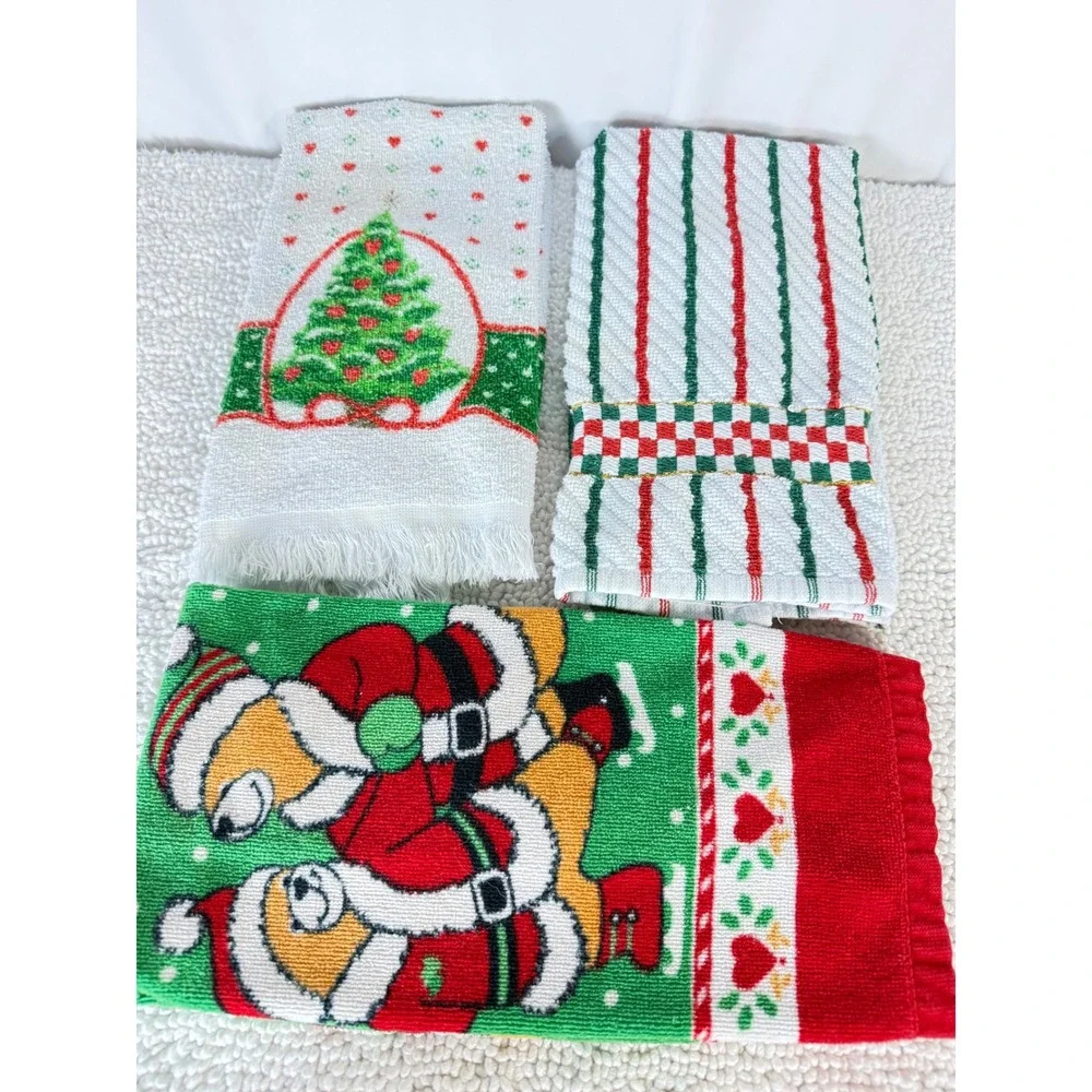 Set of 5 Vintage Christmas Hand Towels Santa Tree Cozy Holiday Decor‎